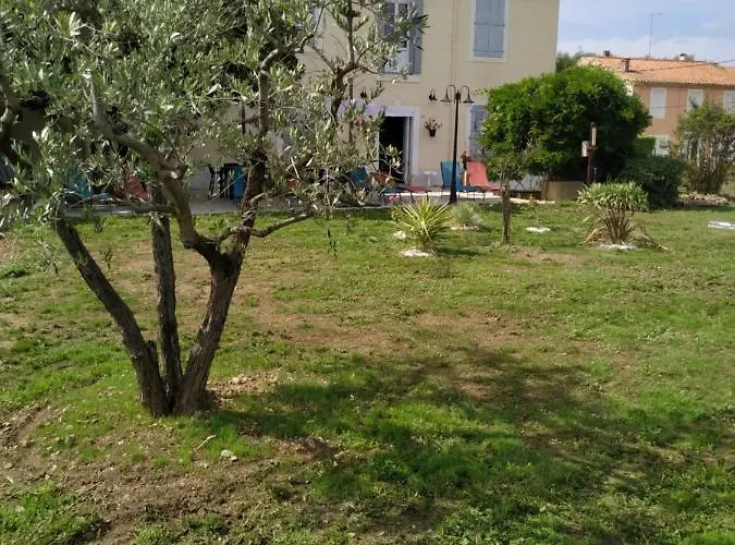 D'hotes De Lamy Bed and Breakfast